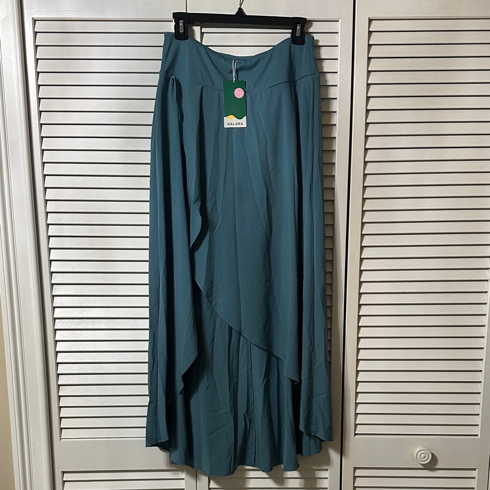 HALARA Teal high low ruffle two and one flowy skirt with built-in shorts.